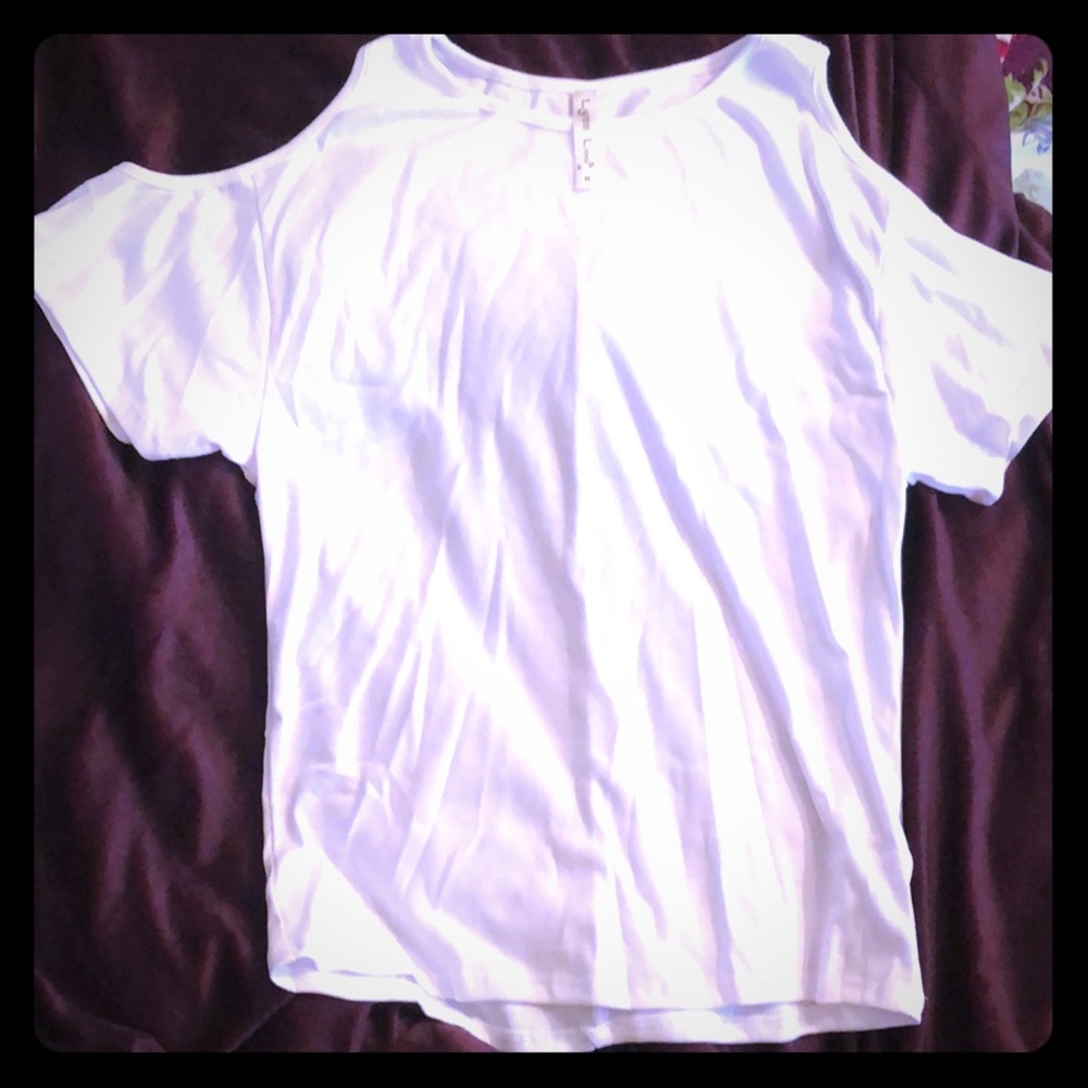 White could shoulder tee